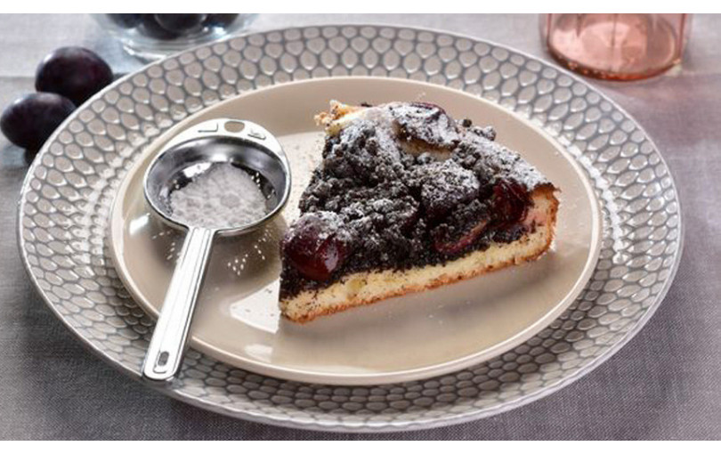  Bake a great sourdough plum cake with poppy seeds in an electric oven with a double plate Orava Elektra-X2! Plums and poppy seeds taste great and wil